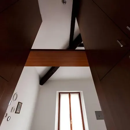 39 Via Guglielmo Silva Apartament *